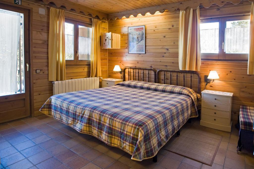 Niu Dels Falcons Bed & Breakfast La Molina  Rom bilde
