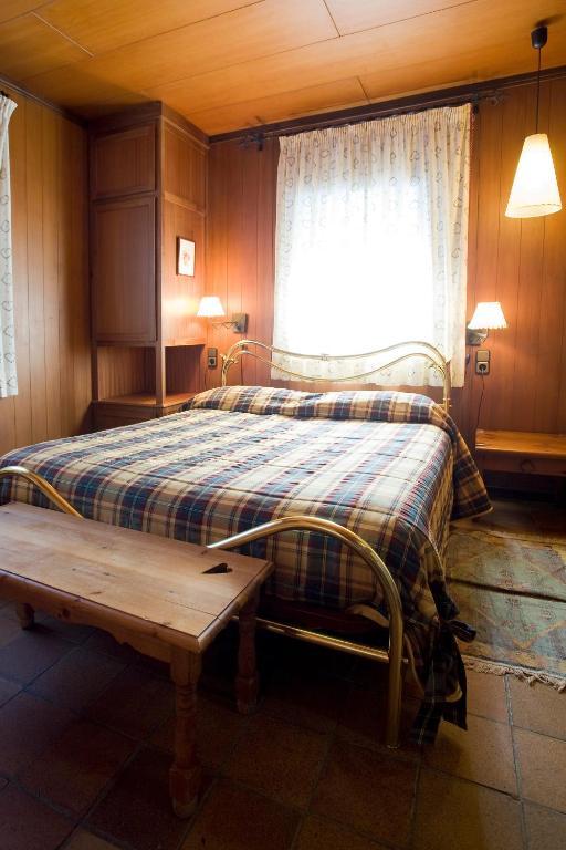 Niu Dels Falcons Bed & Breakfast La Molina  Rom bilde
