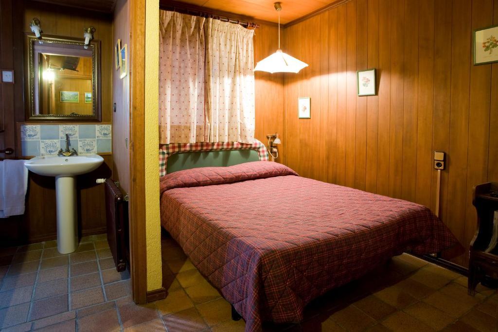 Niu Dels Falcons Bed & Breakfast La Molina  Rom bilde